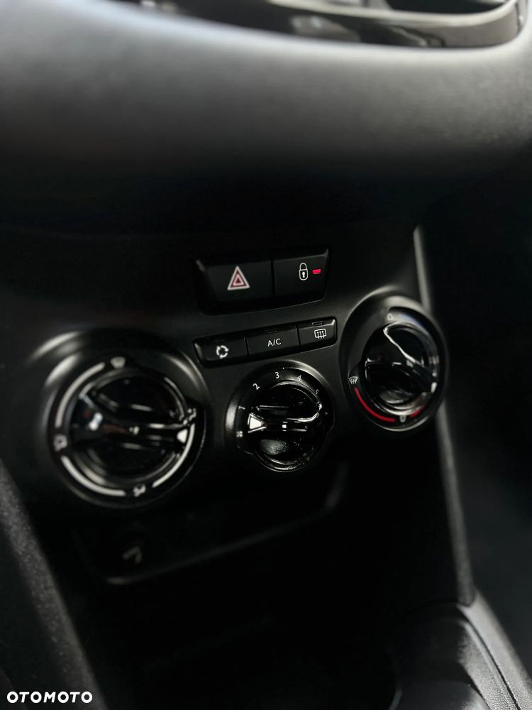 Peugeot 208 - 13