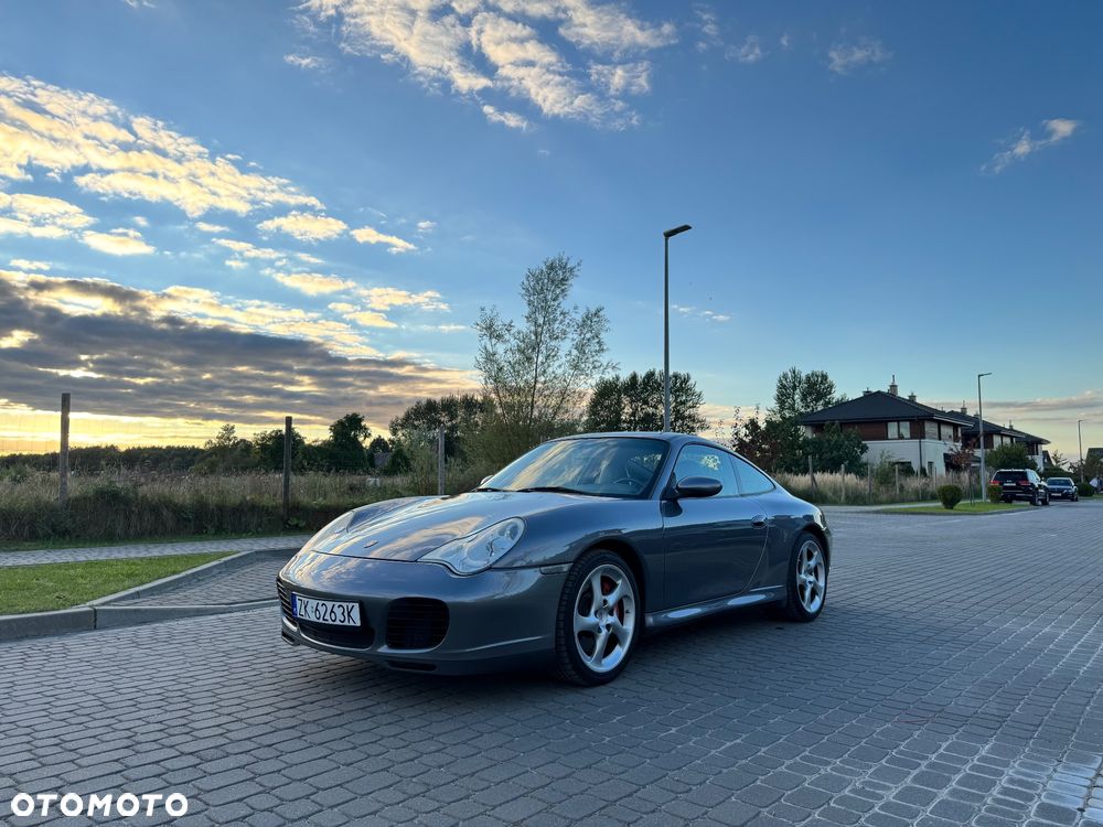 Porsche 911 Carrera 4S - 8
