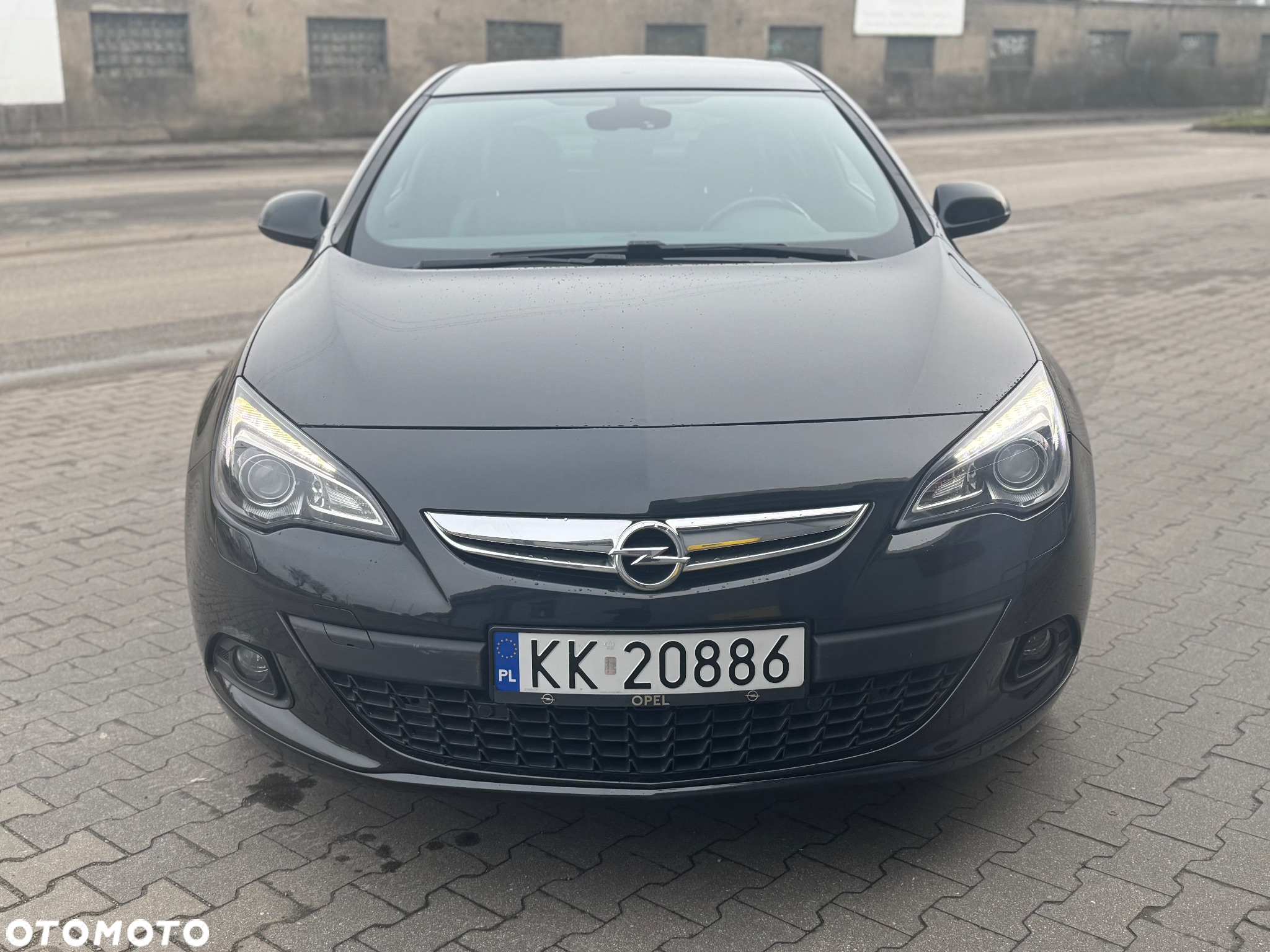 Opel Astra IV GTC 1.6 T SIDI Sport S&S - 12