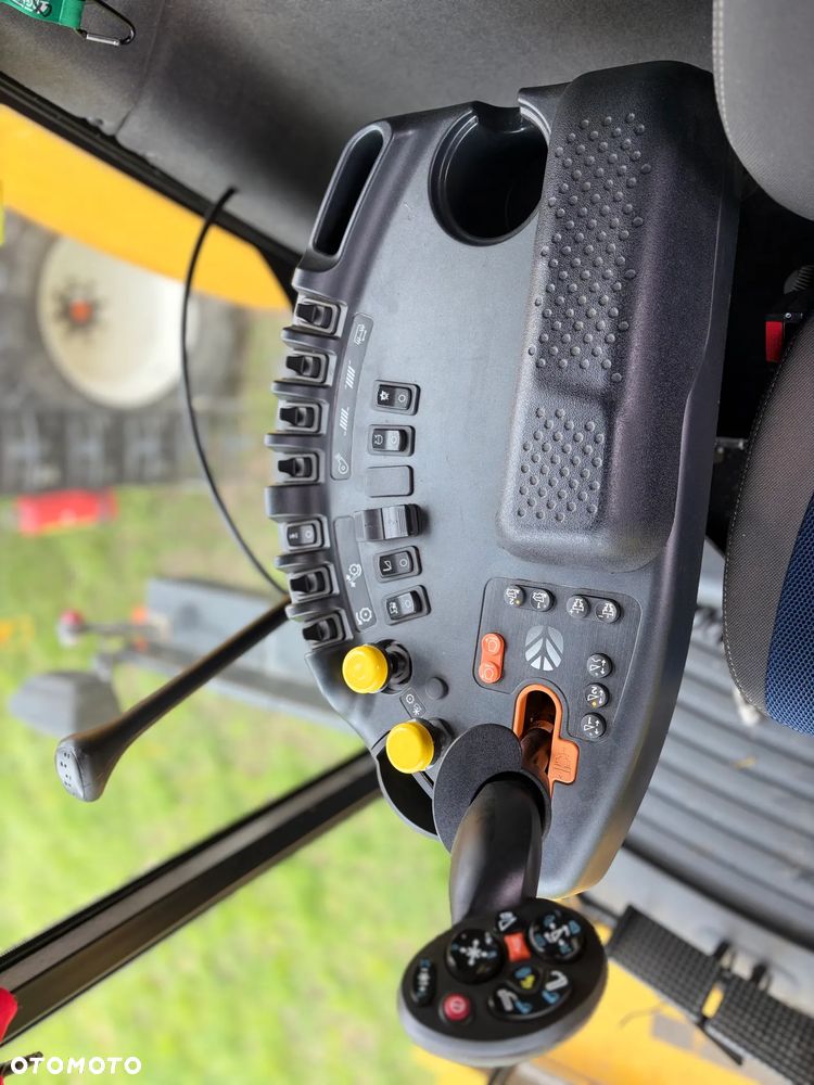 New Holland CH7.70 - 3