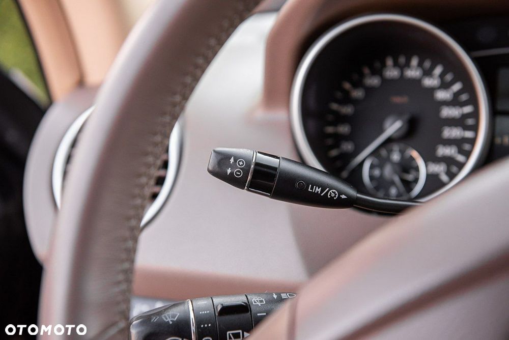 Mercedes-Benz ML 320 CDI 4Matic 7G-TRONIC - 24