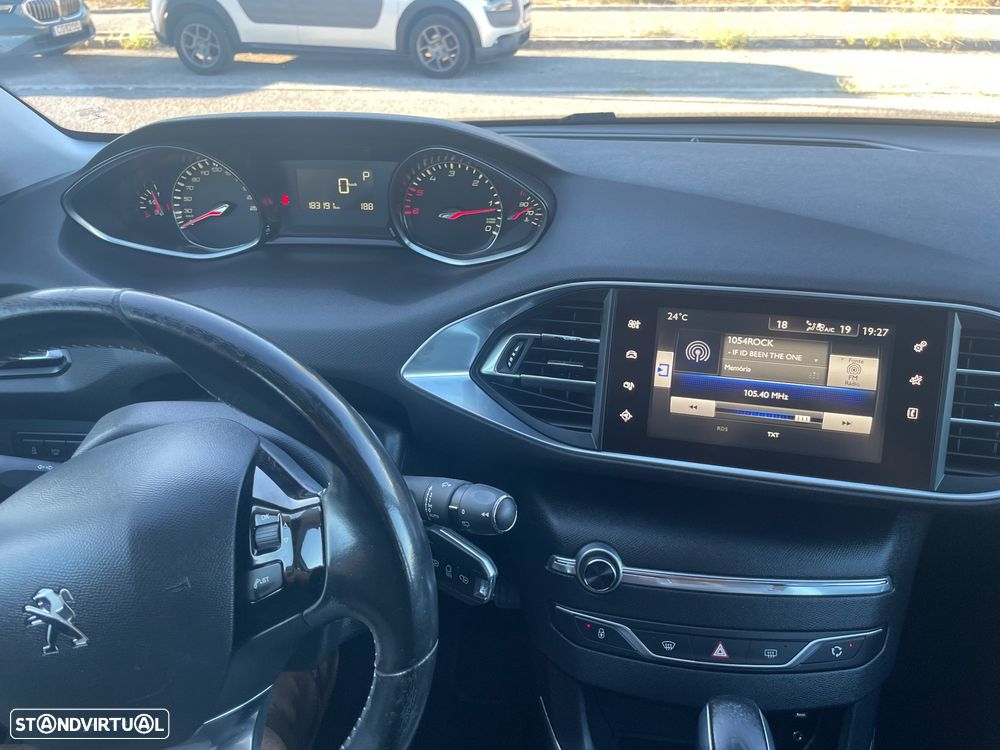 Peugeot 308 SW BlueHDi 120 EAT6 Stop & Start Active Business-Pack — fotografia 7