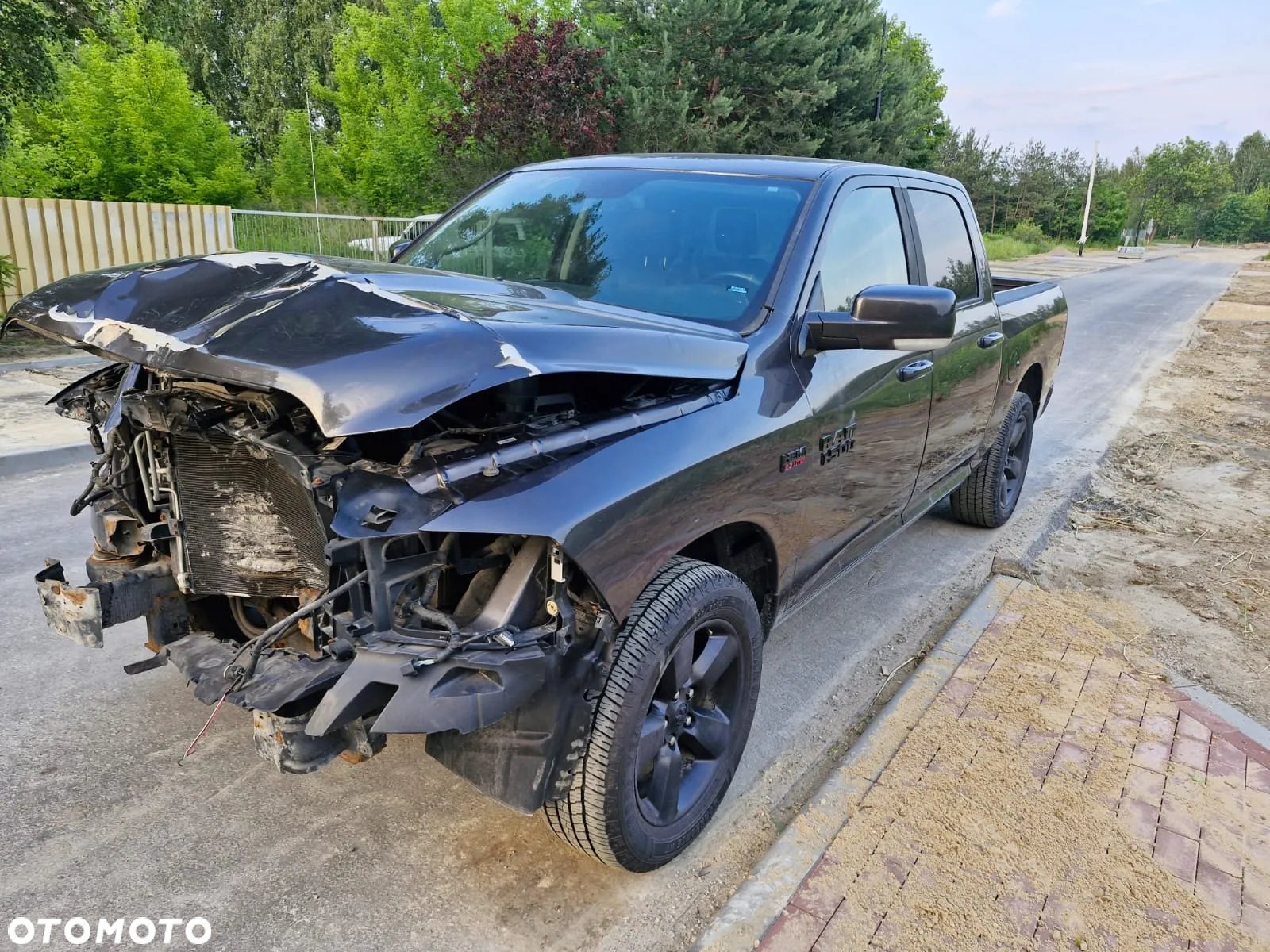 Dodge RAM 1500 5.7 4x4 - 2