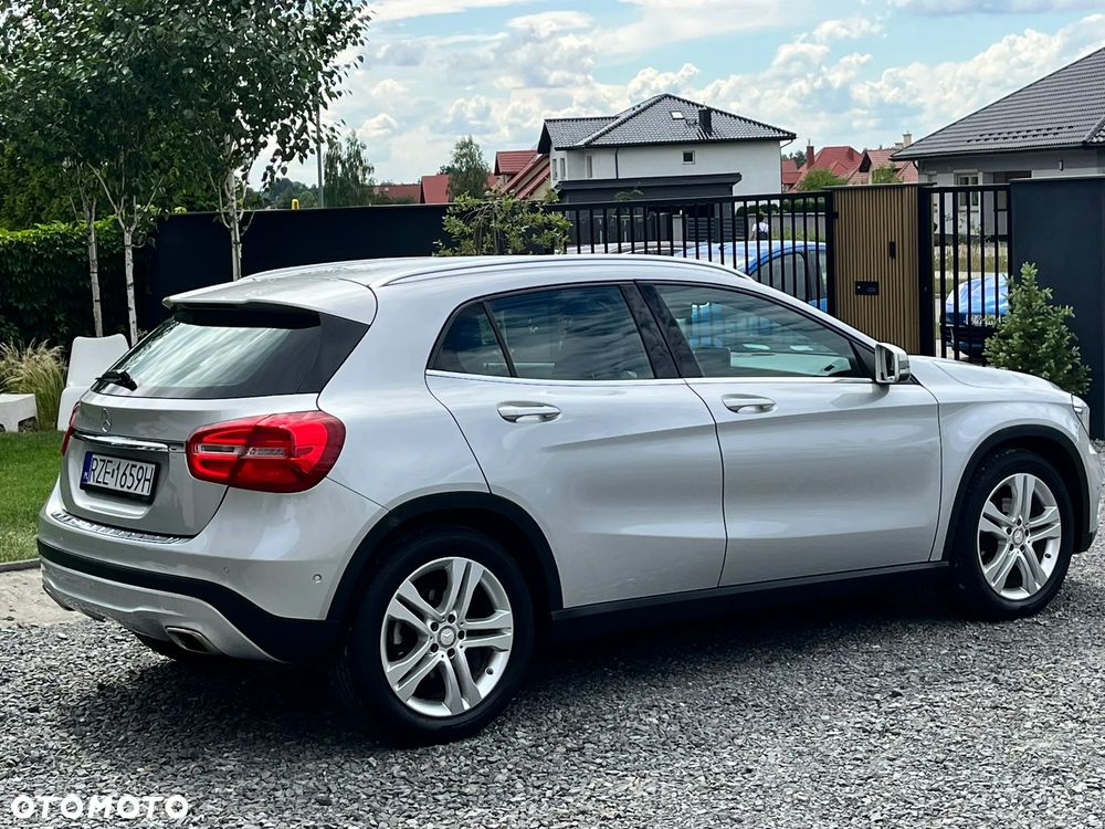 Mercedes-Benz GLA 180 - 6