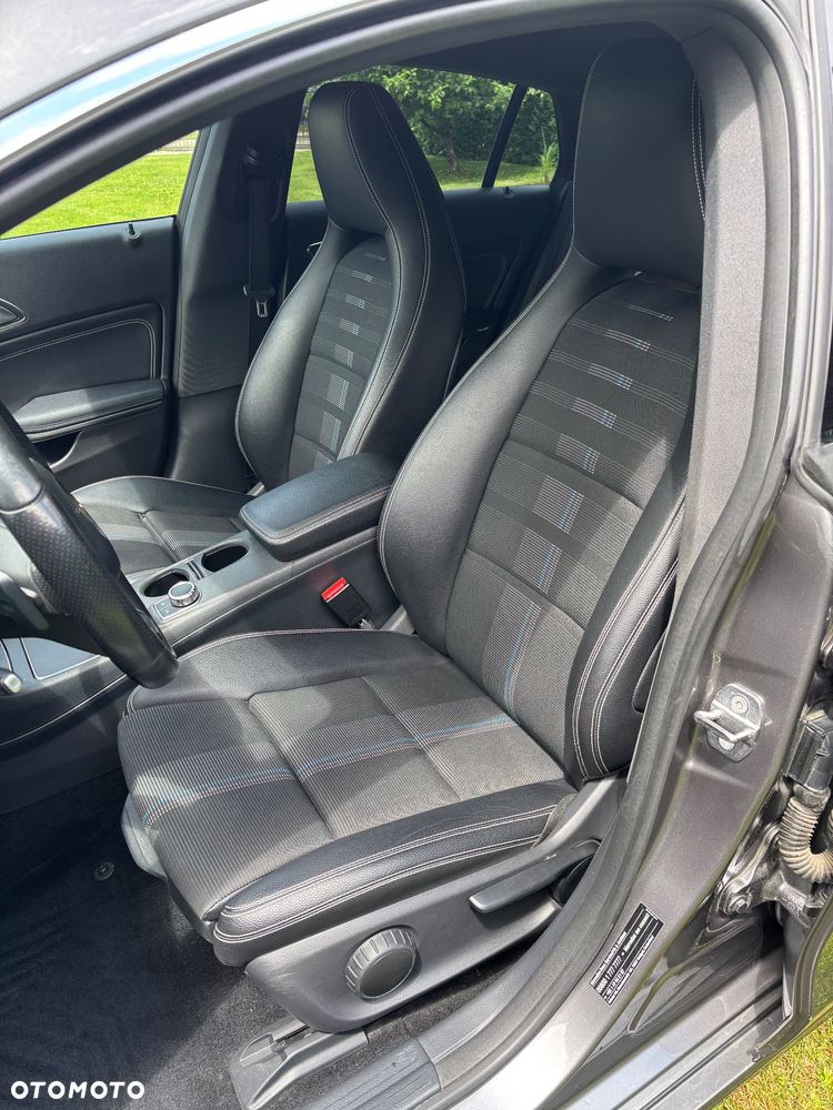 Mercedes-Benz CLA 180 7G-DCT - 14