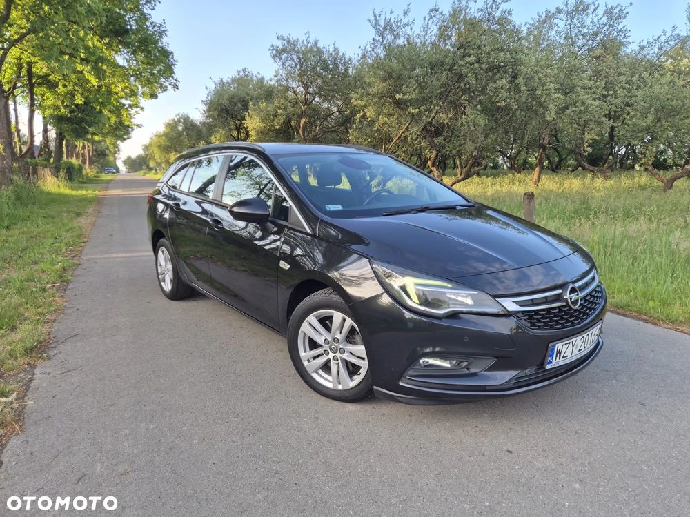 Opel Astra 1.6 CDTI Sport - 1