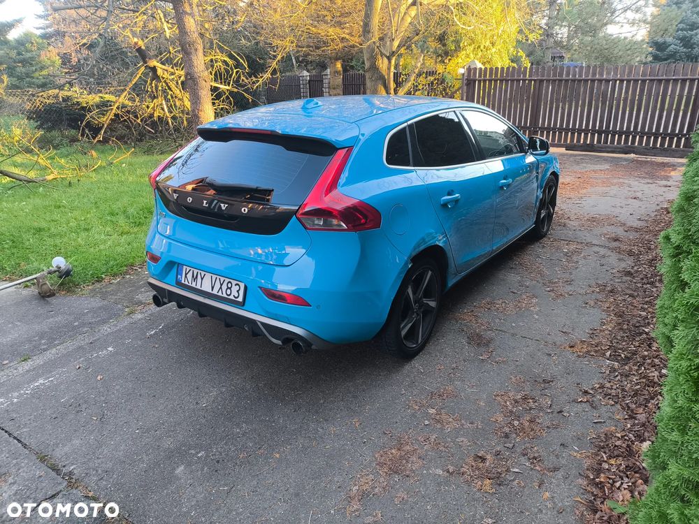 Volvo V40 D2 R-Design - 4