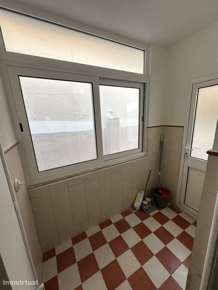 PT
T3 Renovado com Carácter
EN
Renovated T3 with Character - Lisbon - Grande imagem: 4/15