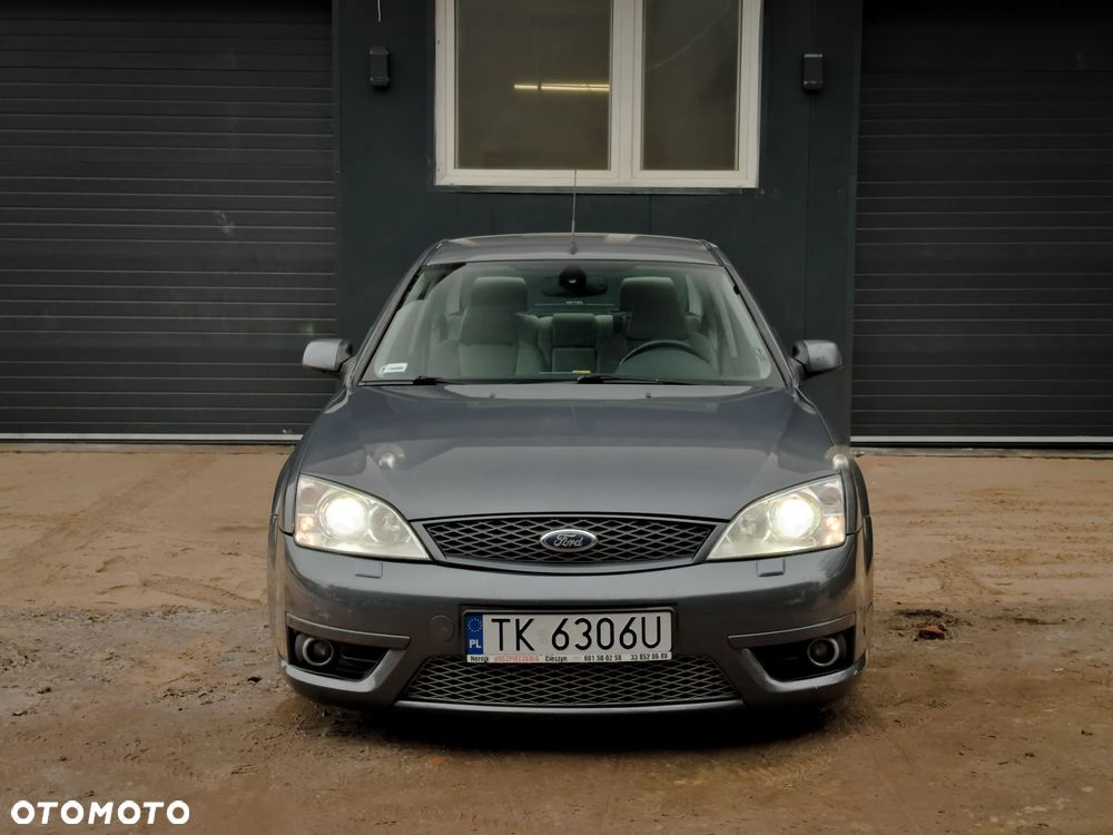 Ford Mondeo V6 ST 220 - 3