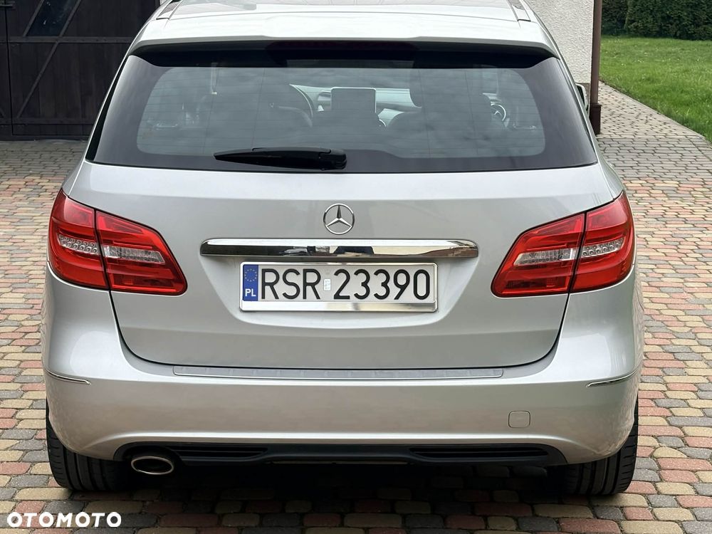 Mercedes-Benz Klasa B 180 (BlueEFFICIENCY) - 4