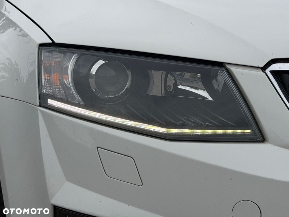 Skoda Octavia 2.0 TDI DSG RS - 19