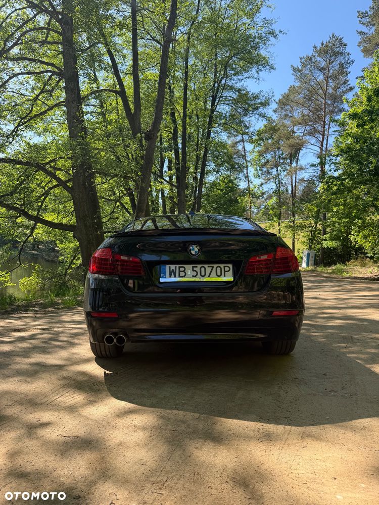 BMW Seria 5 525d xDrive - 6