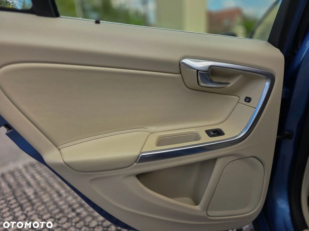 Volvo V60 D3 Summum - 22