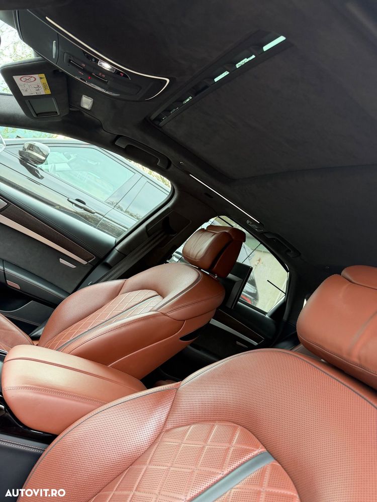 Audi S8 - 8
