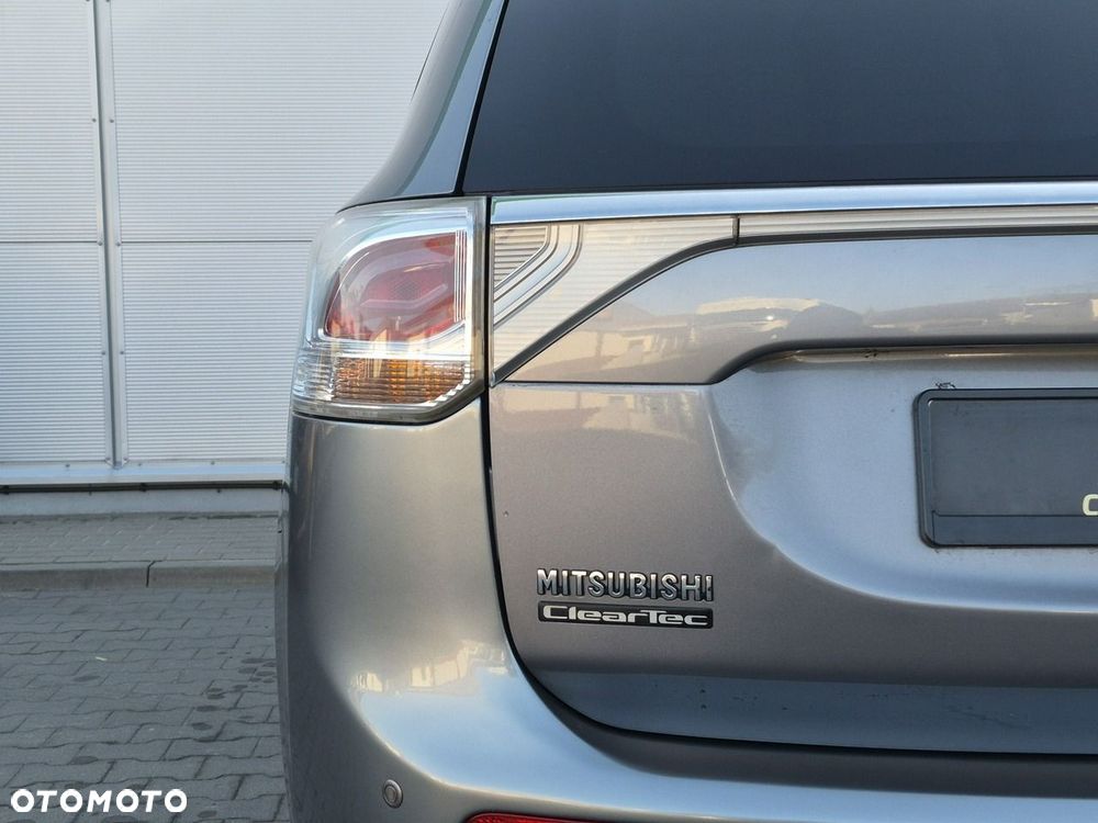 Mitsubishi Outlander - 15