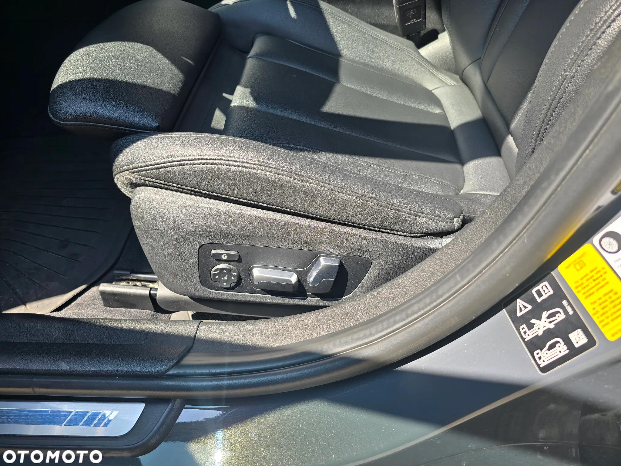 BMW Seria 3 330i xDrive M Sport sport - 23