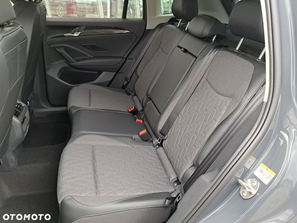Volkswagen Tiguan - 12