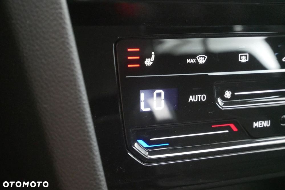 Volkswagen Passat Variant 1.5 TSI ACT mHEV Business DSG - 24