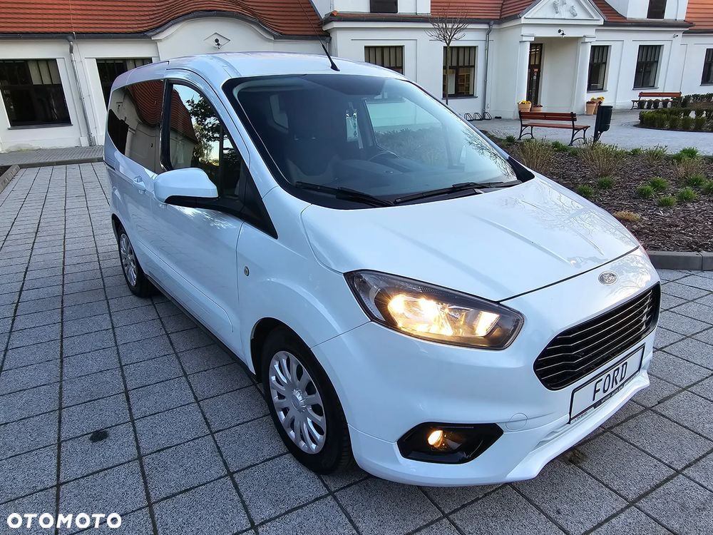 Ford Tourneo Courier 1.5 TDCi Titanium - 11