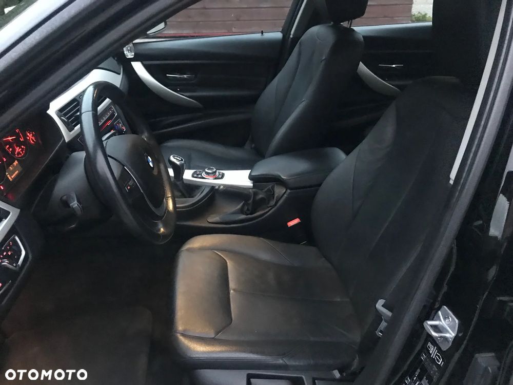 BMW Seria 3 320d - 17