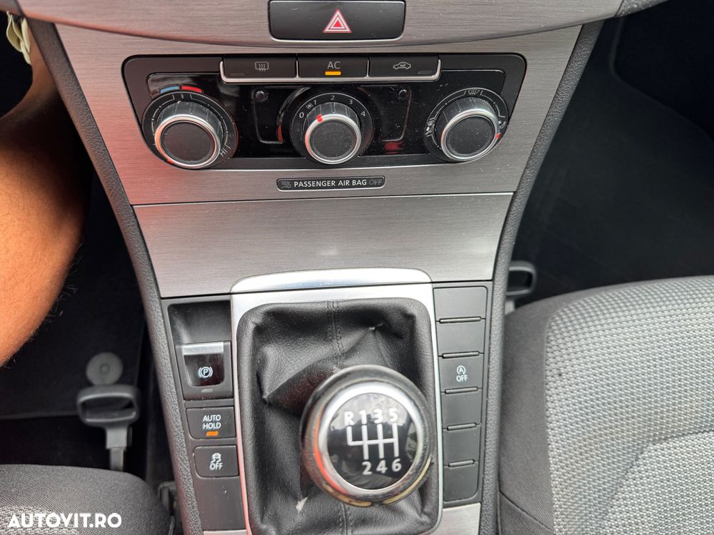 Volkswagen Passat - 27