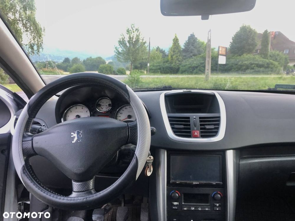 Peugeot 207 - 14