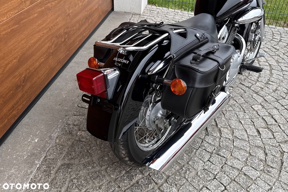 Suzuki Intruder - 11