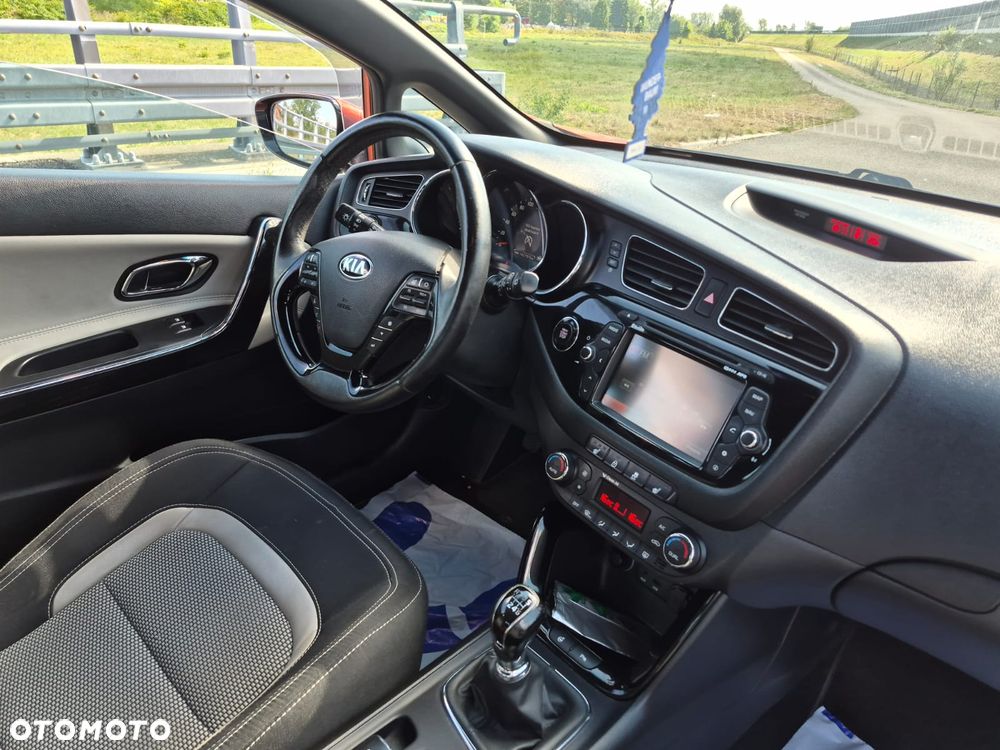 Kia Ceed 1.6 GDI Platinum Edition - 6