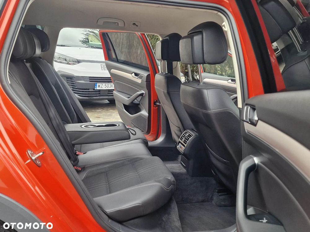 Volkswagen Passat - 10