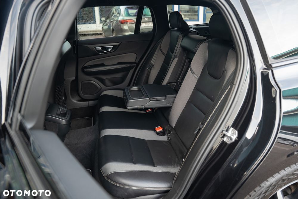 Volvo V60 B4 D Geartronic RDesign - 33