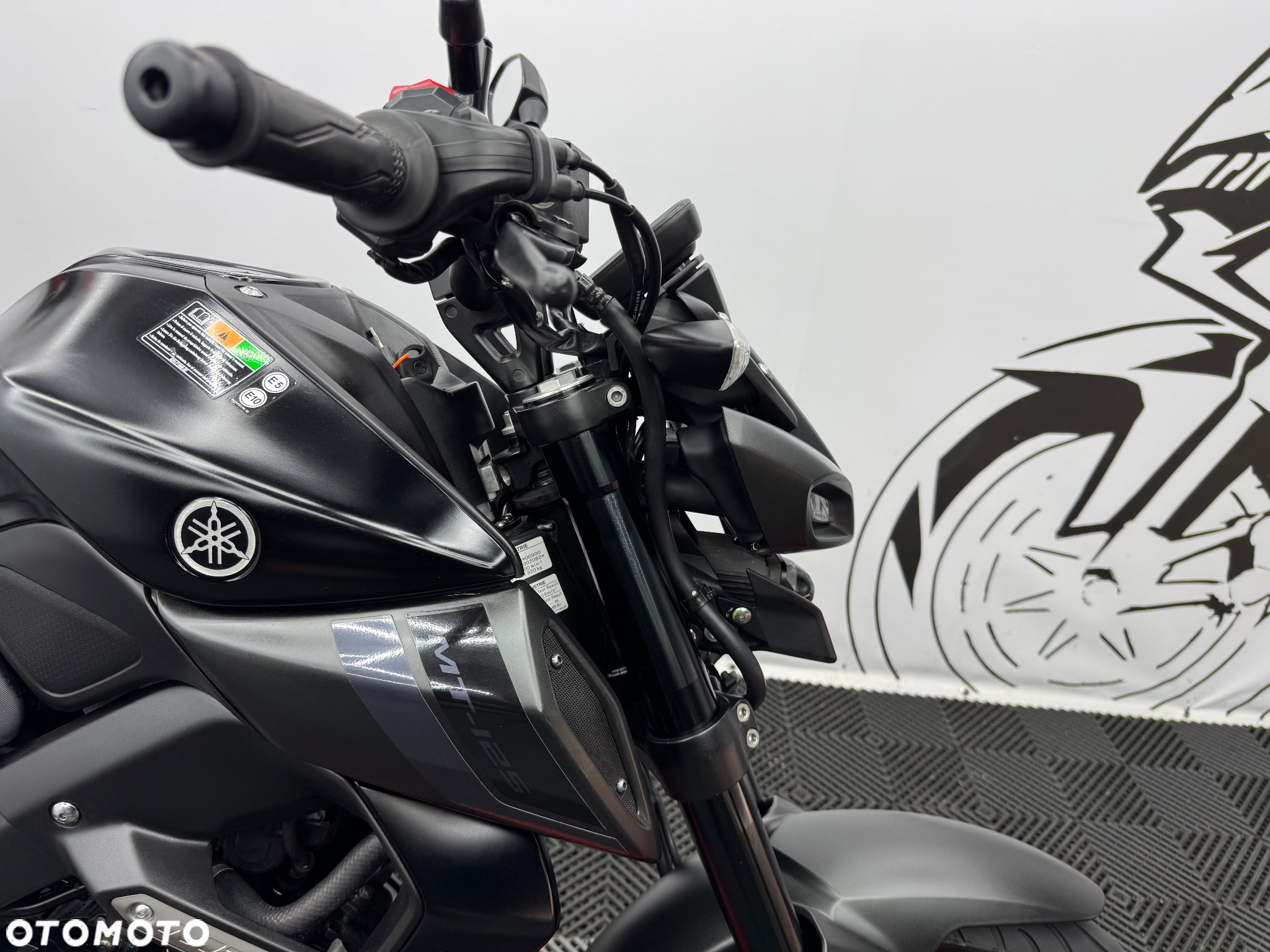 Yamaha MT - 28