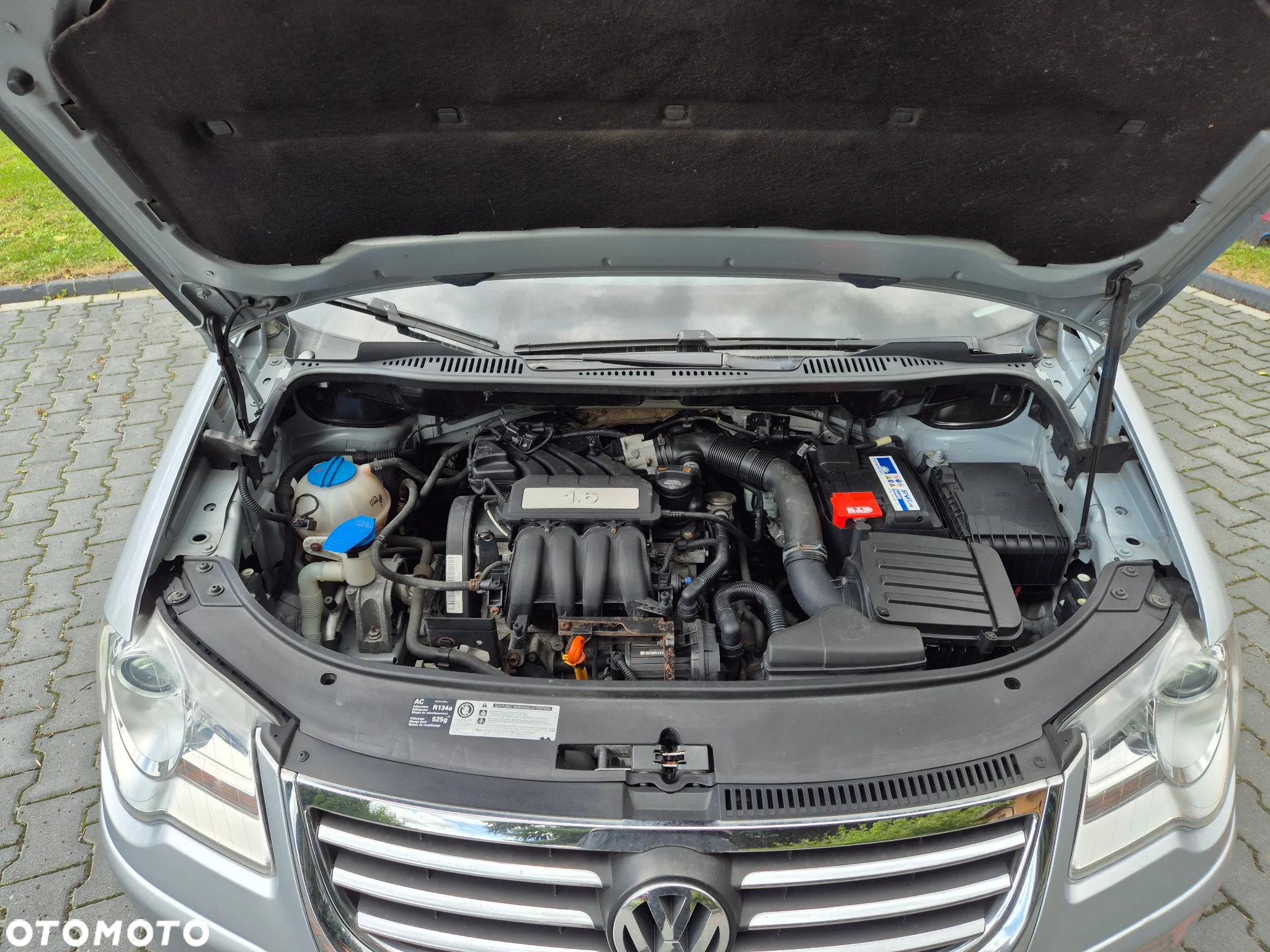 Volkswagen Touran 1.6 Conceptline - 8