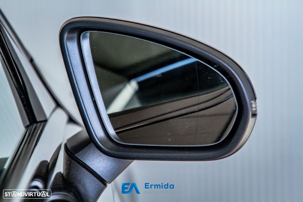 Mercedes-Benz A 250 e 8G-DCT AMG Line - 12