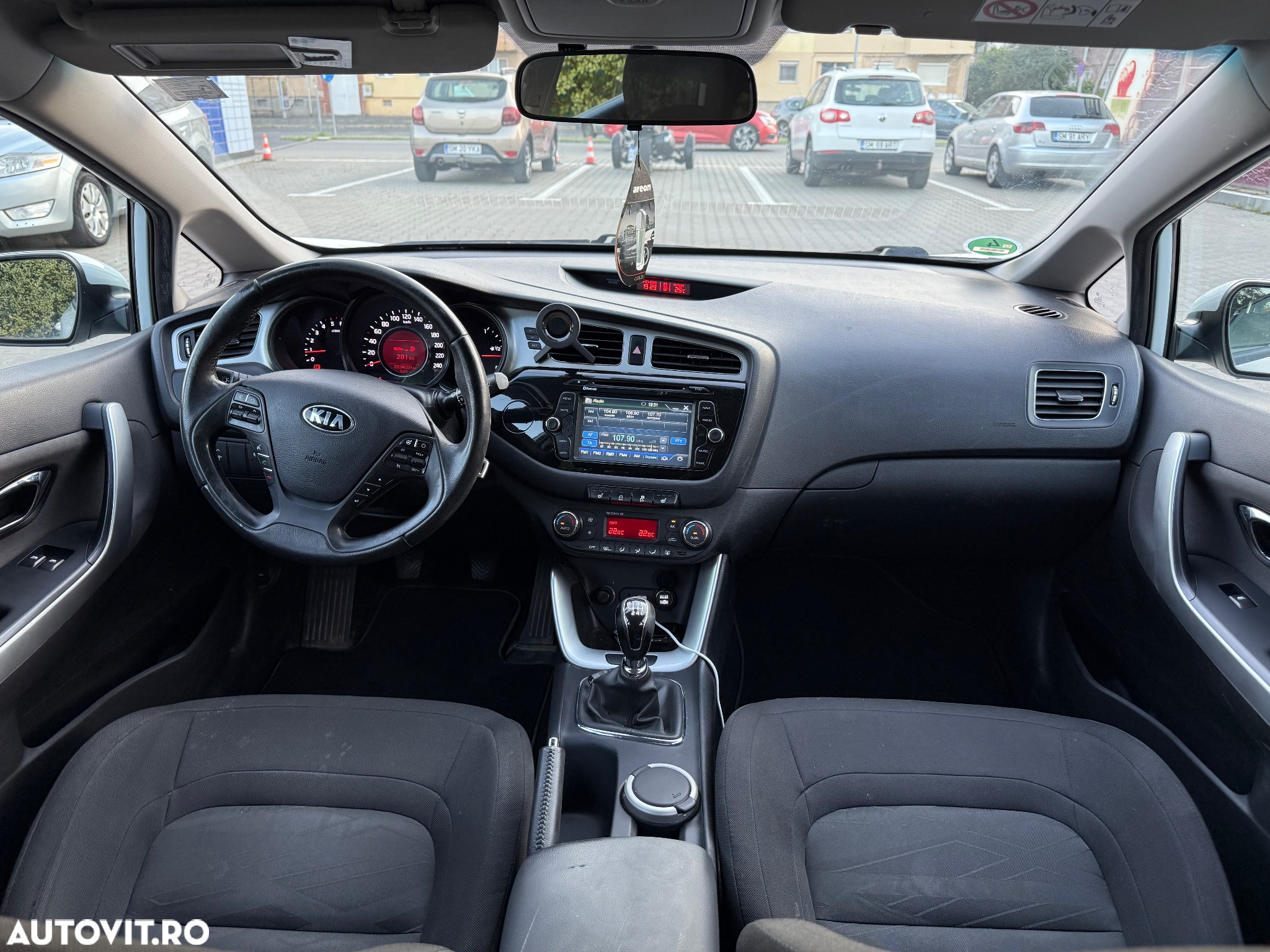 Kia Ceed - 11