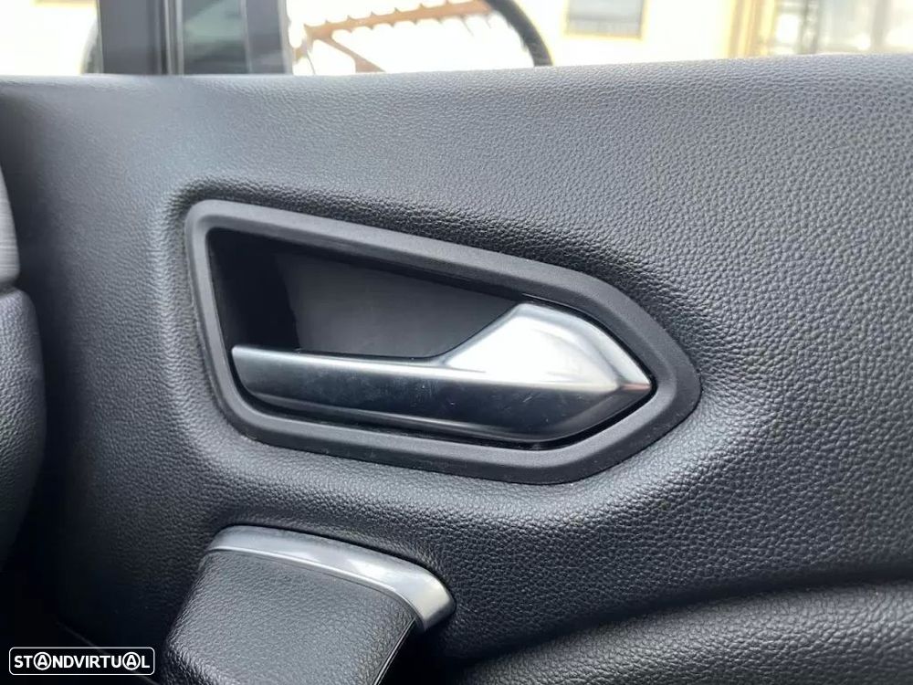 Renault Captur 1.0 TCe Exclusive - 25