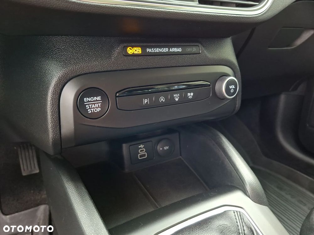 Ford Focus 1.0 EcoBoost Titanium - 28