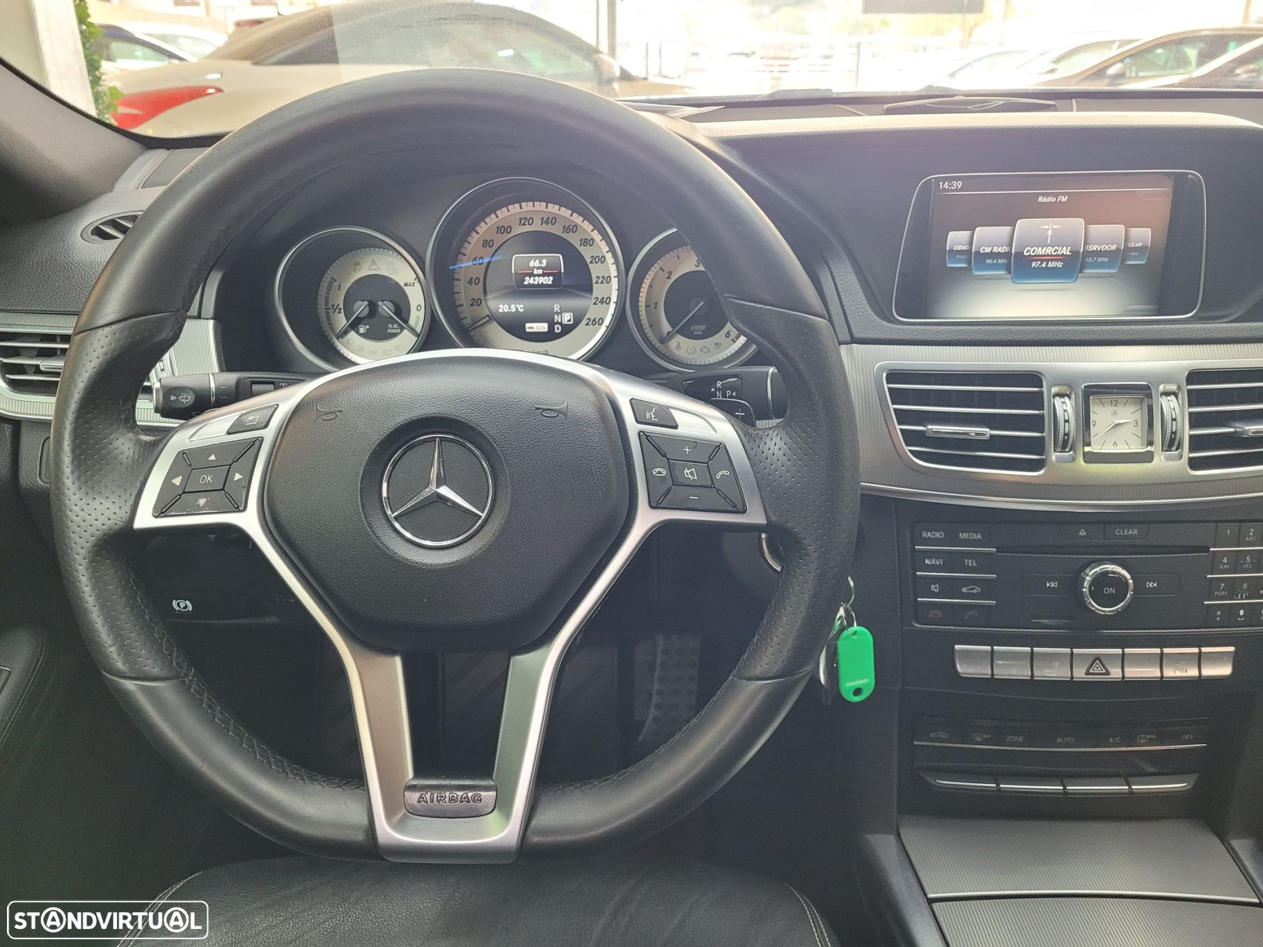 Mercedes-Benz E 300 Bluetec Hybrid Avantgarde - 21