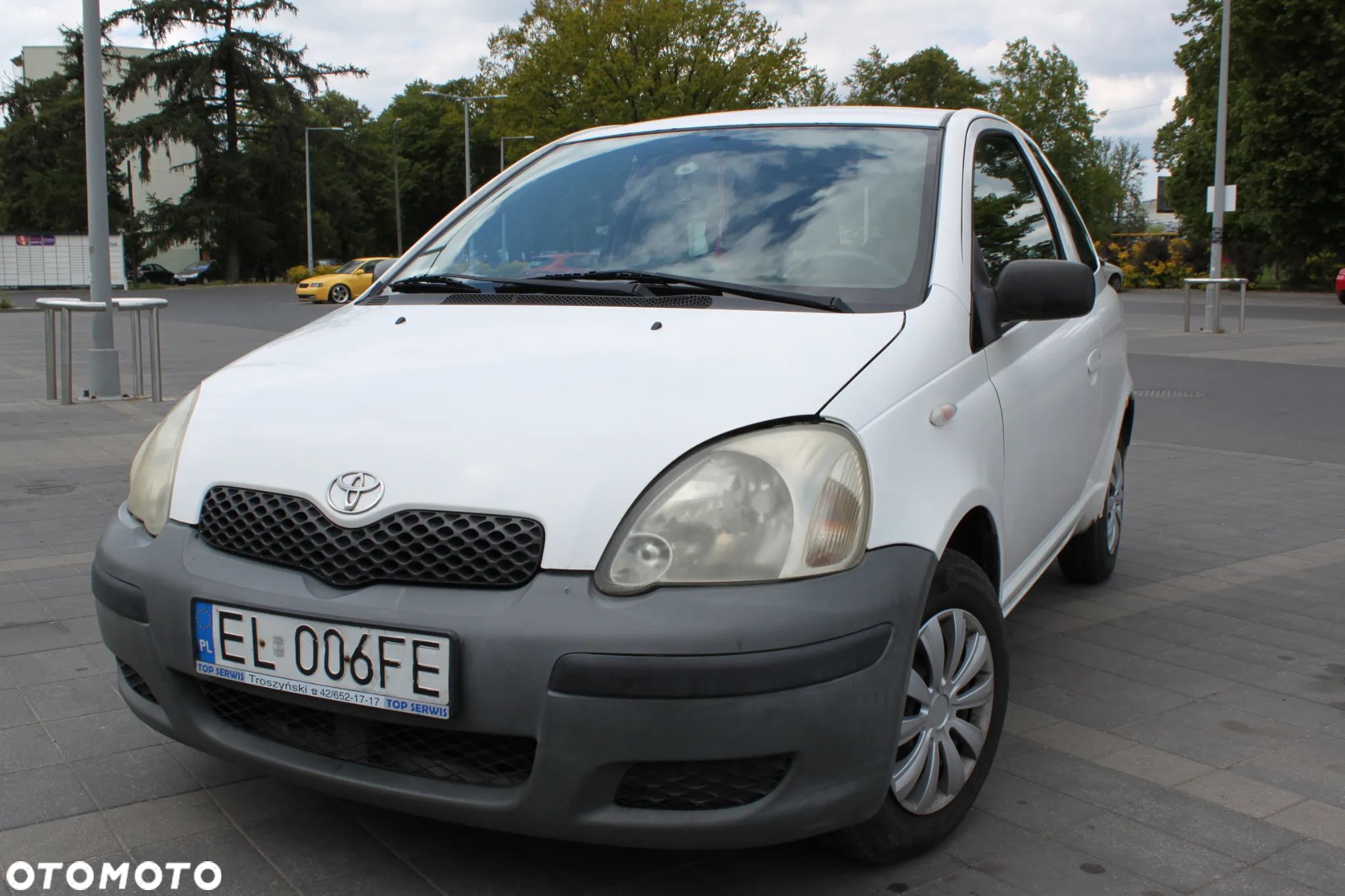 Toyota Yaris 1.0 Base - 1