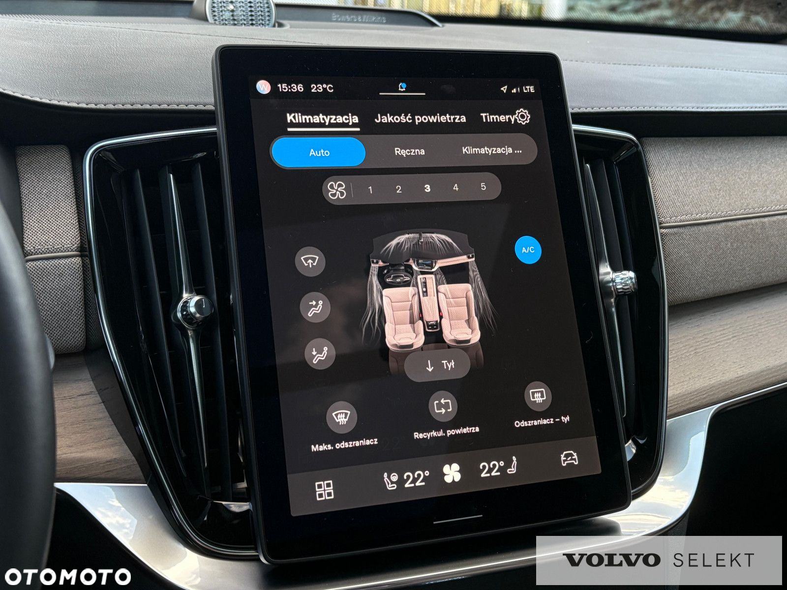 Volvo XC 90 - 25