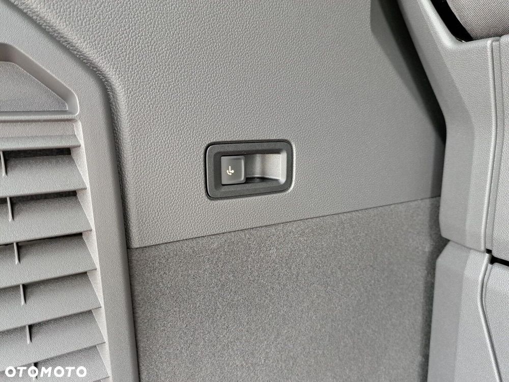 Volkswagen Multivan - 20