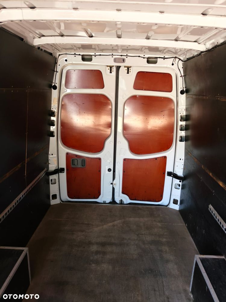 Mercedes-Benz Sprinter - 21