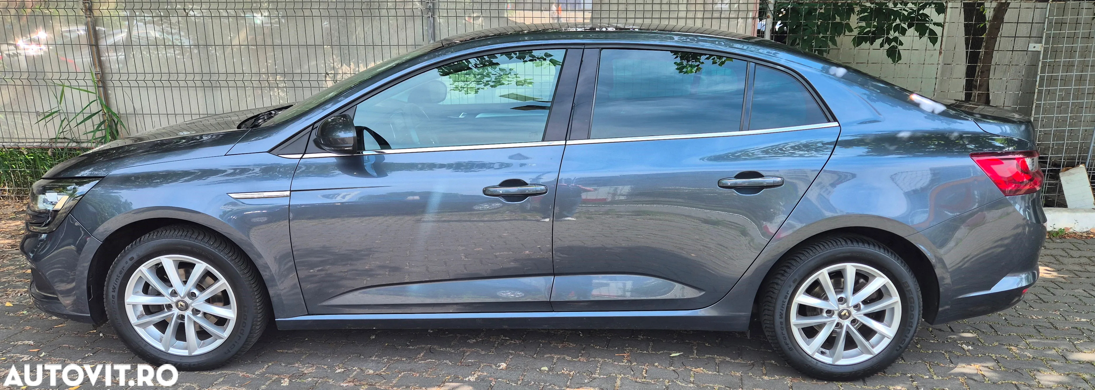 Renault Megane TCE 140 Techno - 6