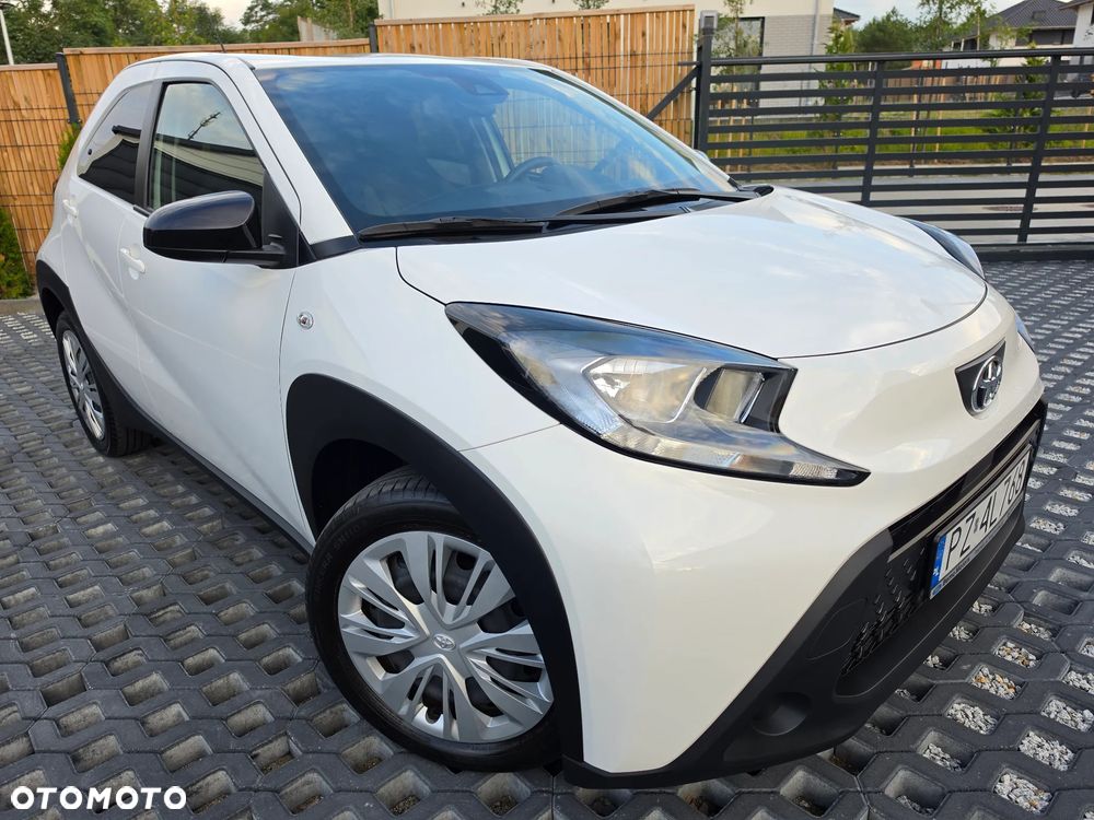 Toyota Aygo X Black&White - 1