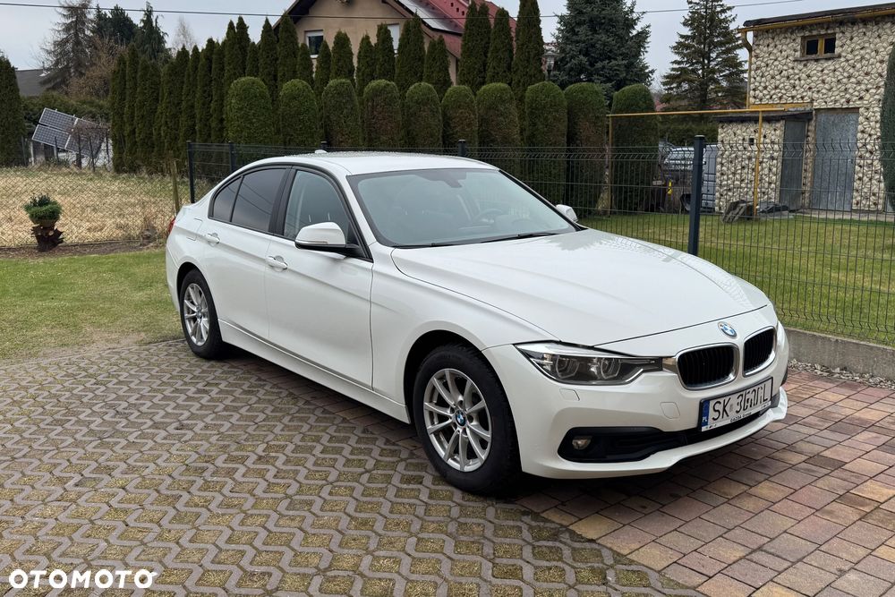 BMW Seria 3 318d Sport Line - 3