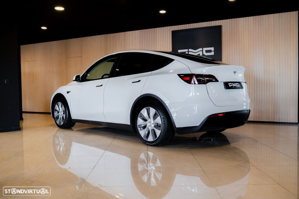 Tesla Model Y Long Range Dual Motor AWD - 3