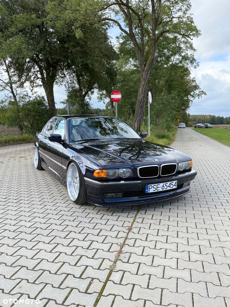 BMW Seria 7 740i - 36