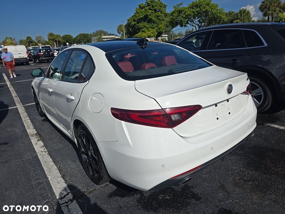 Alfa Romeo Giulia 2.0 Turbo TI Q4 - 5