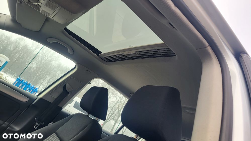 Volkswagen Golf 1.6 Team - 12