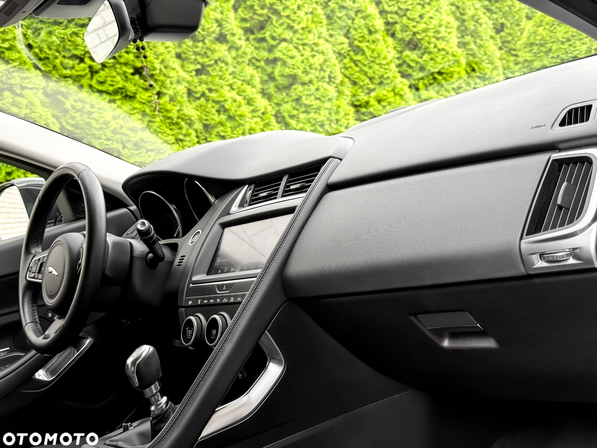 Jaguar E-Pace - 37