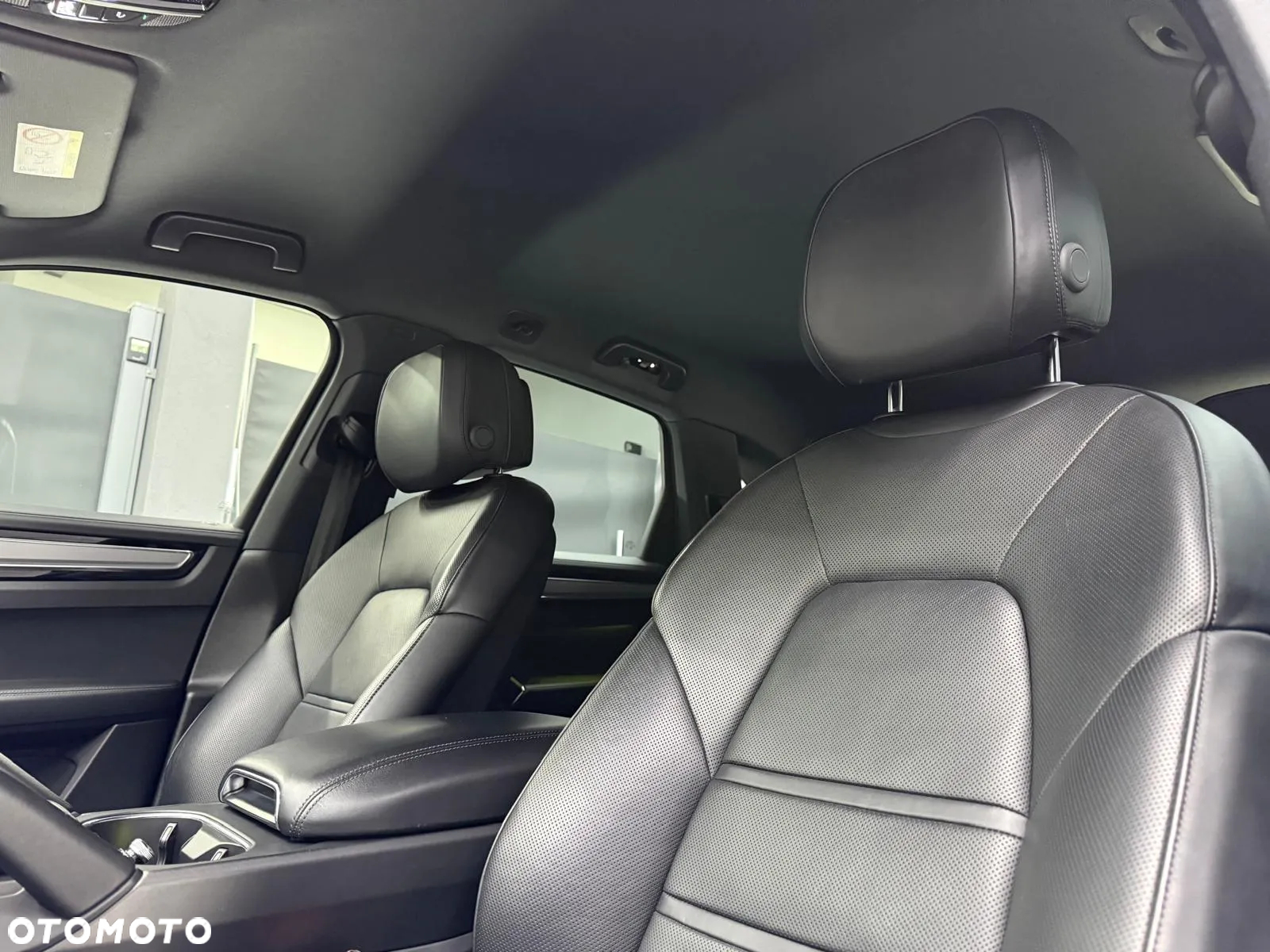 Porsche Cayenne E-Hybrid Platinum Edition - 28
